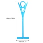 Outil bleu de 460 mm pour enfiler des chaussettes.