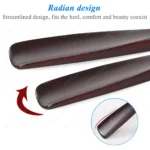 Embauchoirs en bois brun avec design radian pour un ajustement confortable au talon.