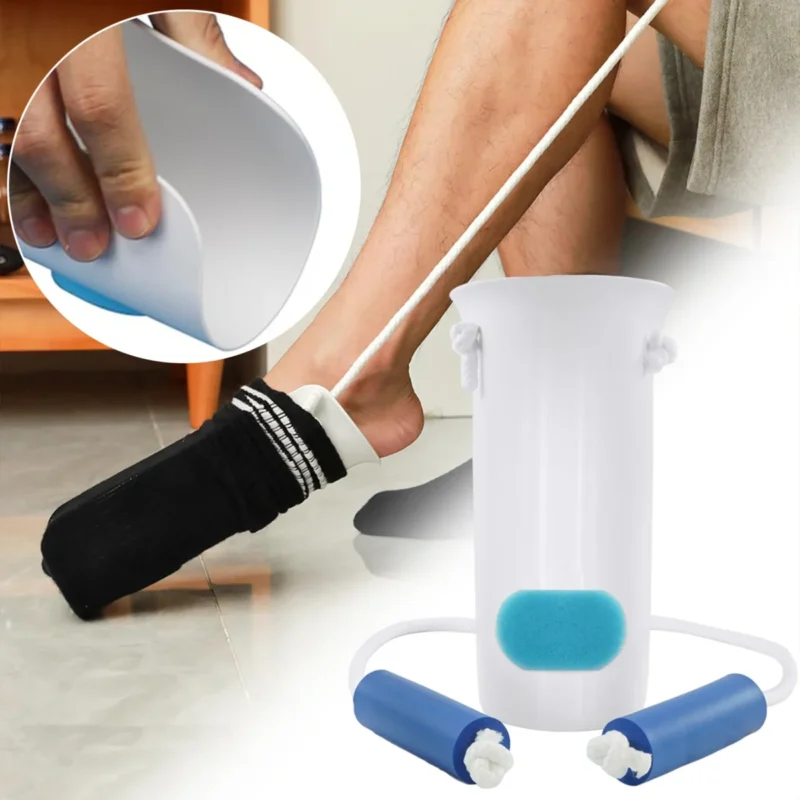 Aide pour enfiler les chaussettes, facilitant l'habillage pour les personnes à mobilité réduite.